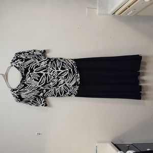 Black and White Floral Maternity Dress